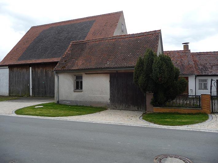 Neudorf Strassenrand